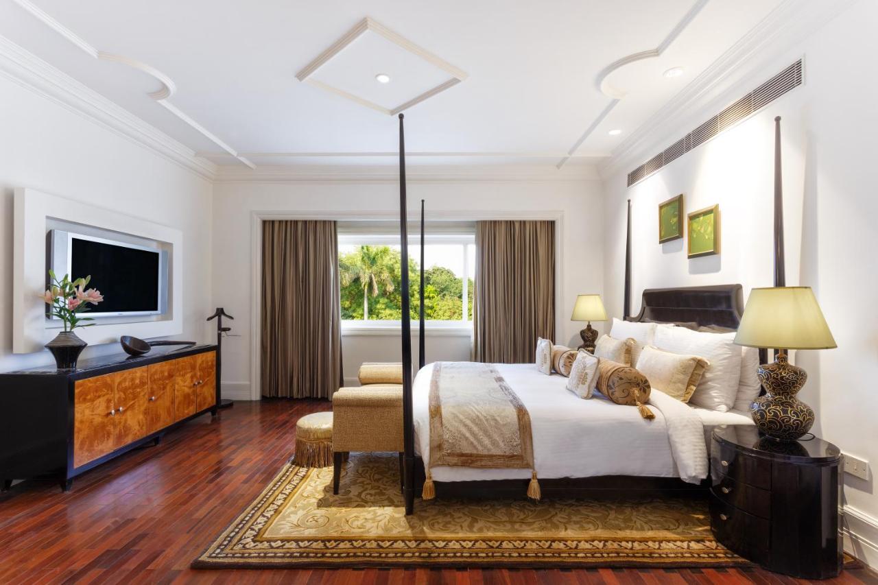 The Claridges New Delhi Hotel Exterior photo A bedroom at the hotel