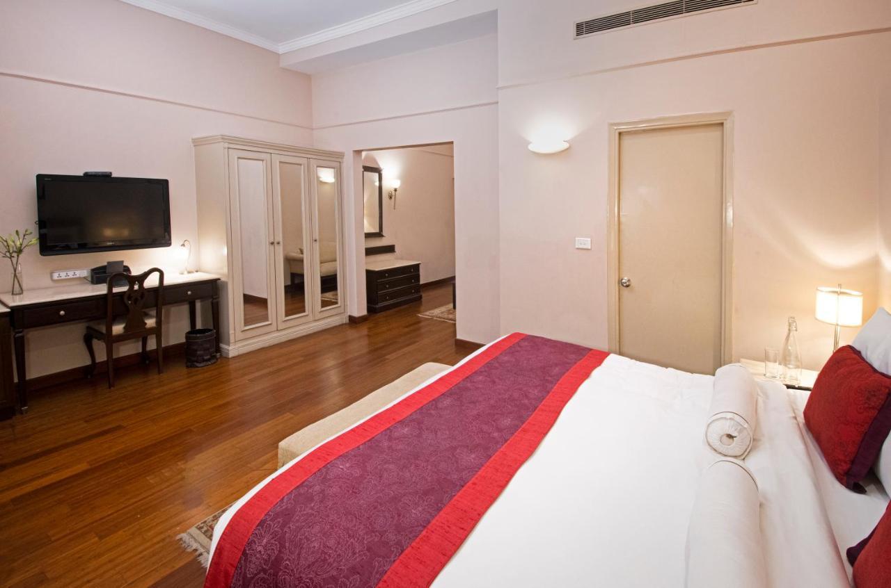 The Claridges New Delhi Hotel Exterior photo A room at the hotel